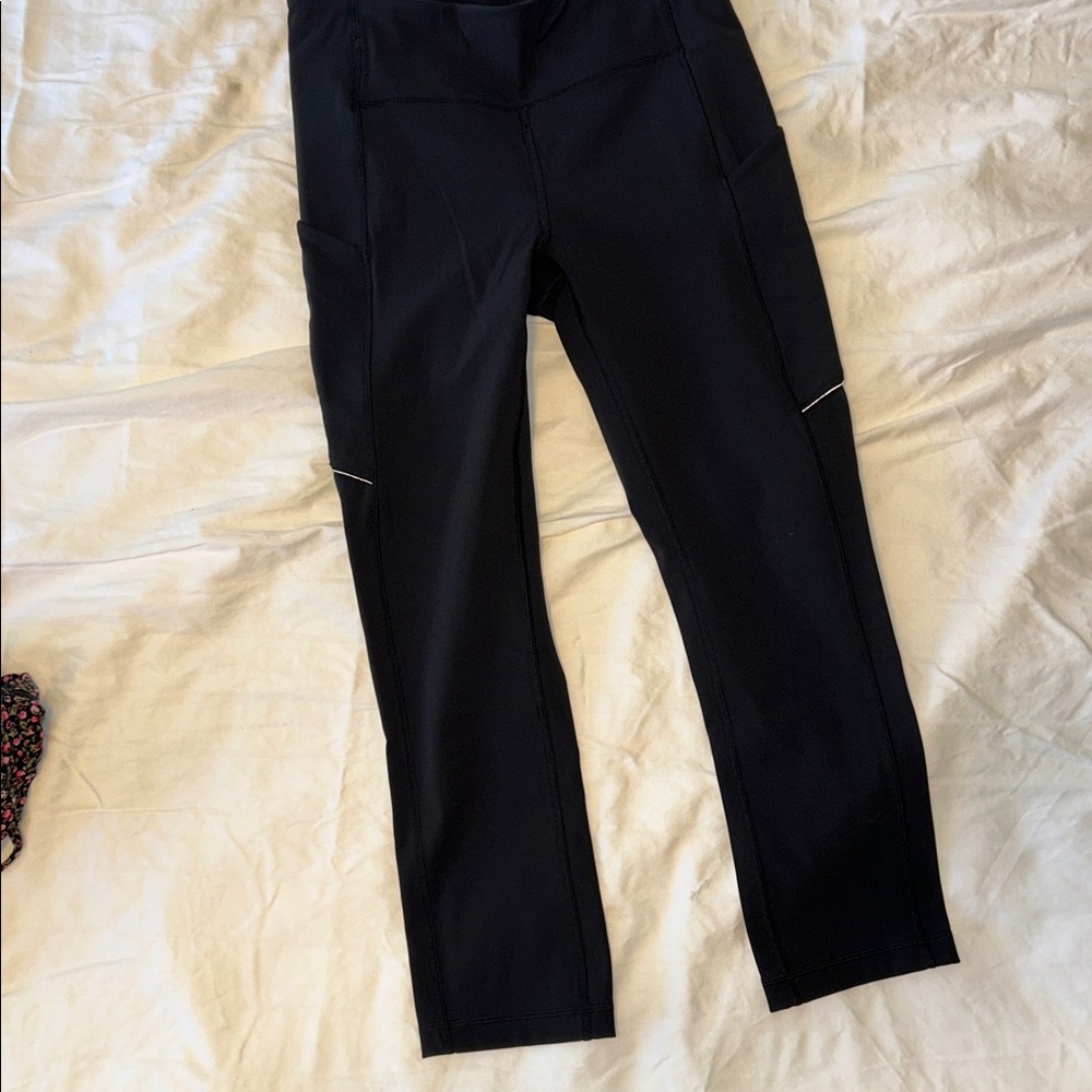 Lululemon cropped Black Athletic Pants